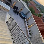 Casa Lumina - 5 Minutes To The Airport * Zvekovica
