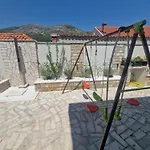Apartamento Casa Lumina - 5 Minutes To The Airport Zvekovica