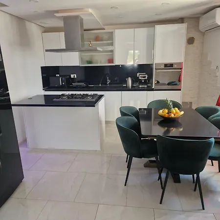 Casa Lumina - 5 Minutes To The Airport Apartamento *