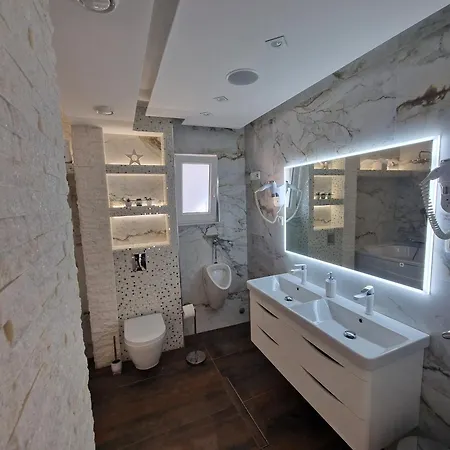 Casa Lumina - 5 Minutes To The Airport Apartamento *