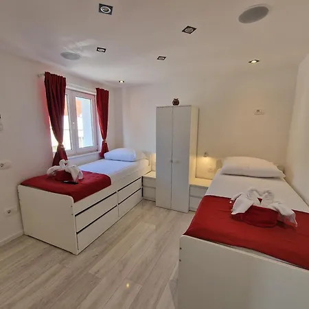 Casa Lumina - 5 Minutes To The Airport Apartamento *