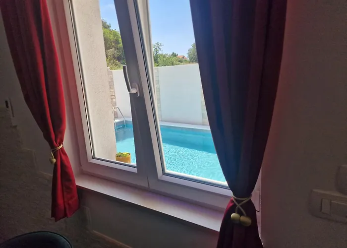 Casa Lumina - 5 Minutes To The Airport Lejlighed