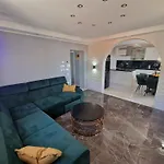 Casa Lumina - 5 Minutes To The Airport