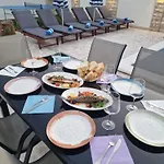 Apartman Casa Lumina - 5 Minutes To The Airport