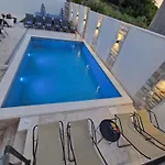 Casa Lumina - 5 Minutes To The Airport *