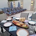 Casa Lumina - 5 Minutes To The Airport Apartman Zvekovica