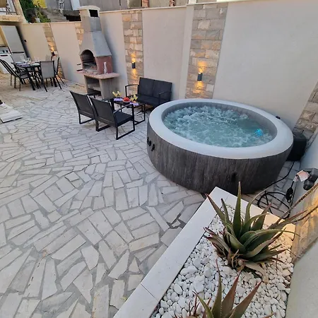 Apartment Casa Lumina - 5 Minutes To The Airport *