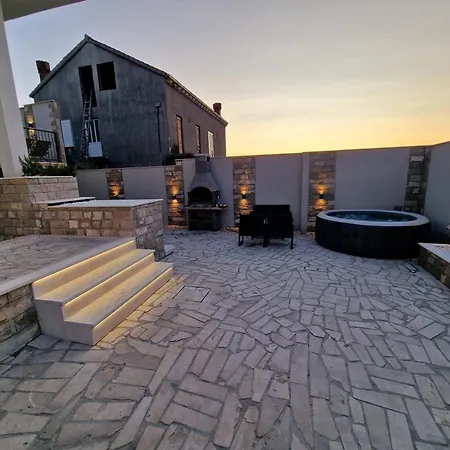 Casa Lumina - 5 Minutes To The Airport Appartement