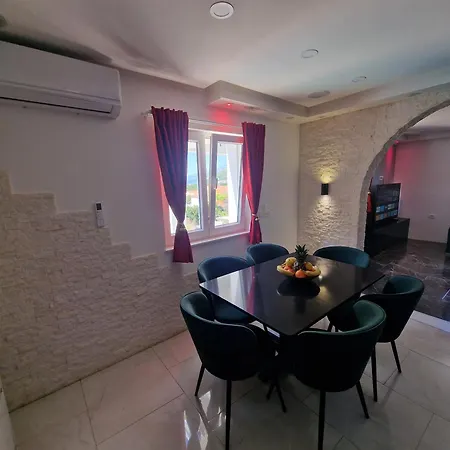 Casa Lumina - 5 Minutes To The Airport