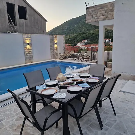 Casa Lumina - 5 Minutes To The Airport