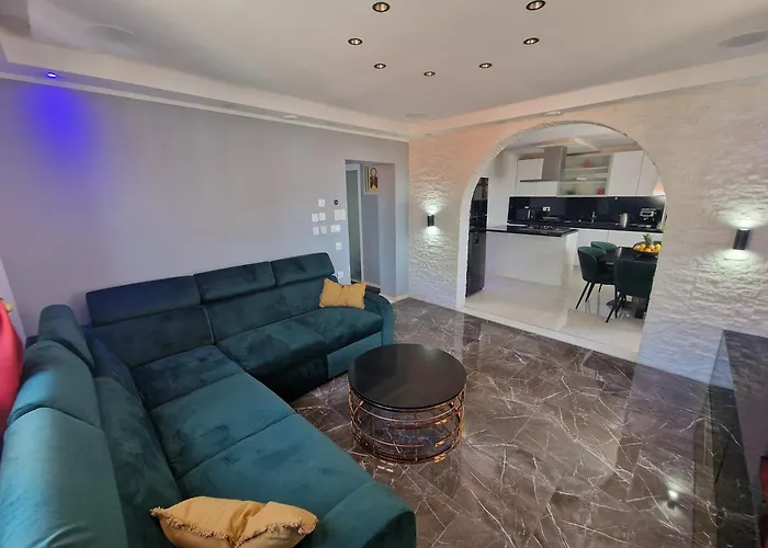 Casa Lumina - 5 Minutes To The Airport