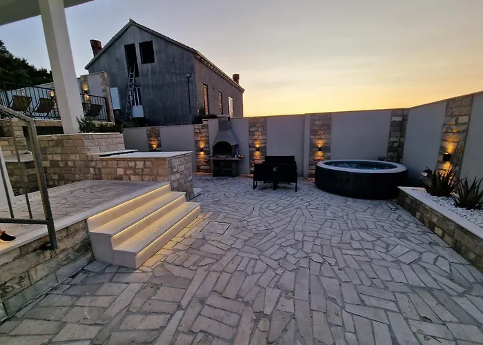 Casa Lumina - 5 Minutes To The Airport Lejlighed