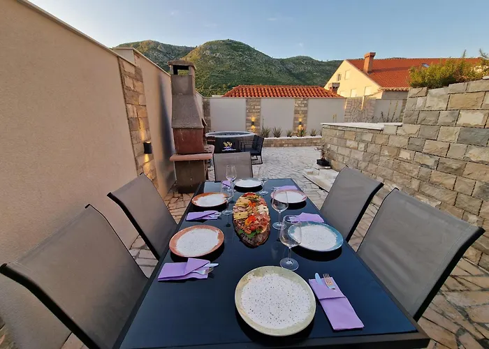 Casa Lumina - 5 Minutes To The Airport * Zvekovica