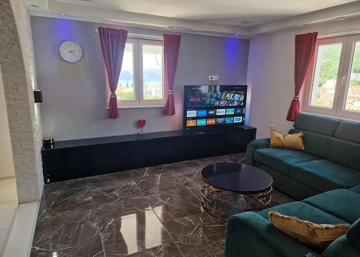 Lejlighed Casa Lumina - 5 Minutes To The Airport Zvekovica