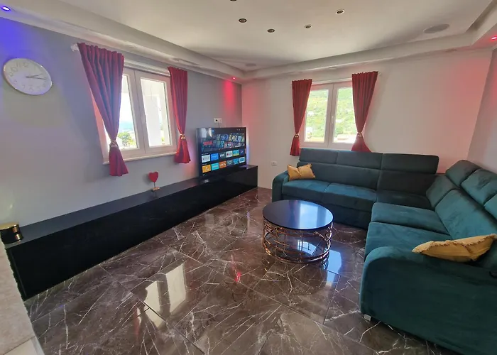 Lejlighed Casa Lumina - 5 Minutes To The Airport Zvekovica