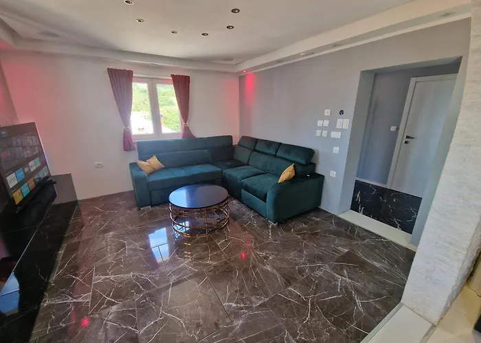 Lejlighed Casa Lumina - 5 Minutes To The Airport Zvekovica