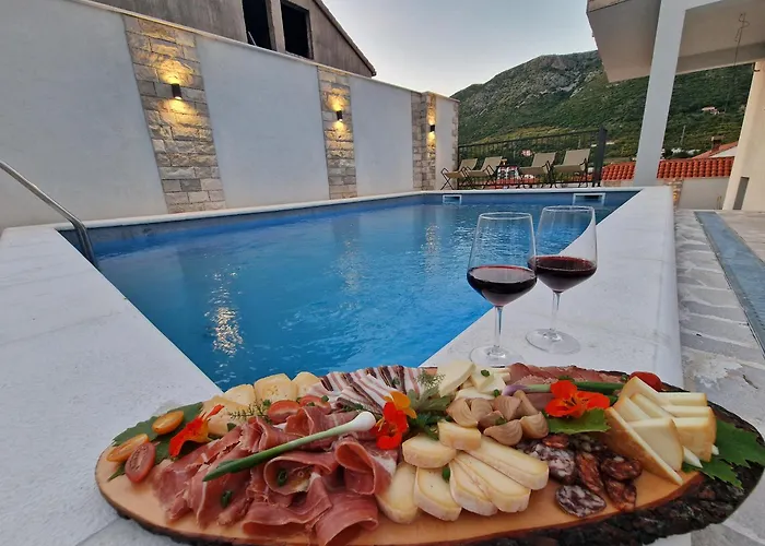 Casa Lumina - 5 Minutes To The Airport * Zvekovica