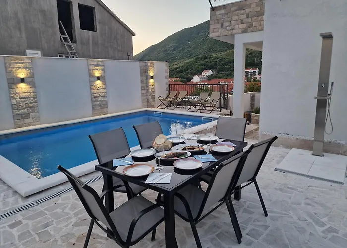 Casa Lumina - 5 Minutes To The Airport