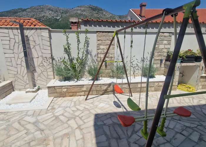 Lejlighed Casa Lumina - 5 Minutes To The Airport Zvekovica